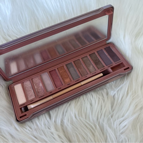 Urban Decay Naked 3 Eyeshadow Palette - Picture 2 of 5